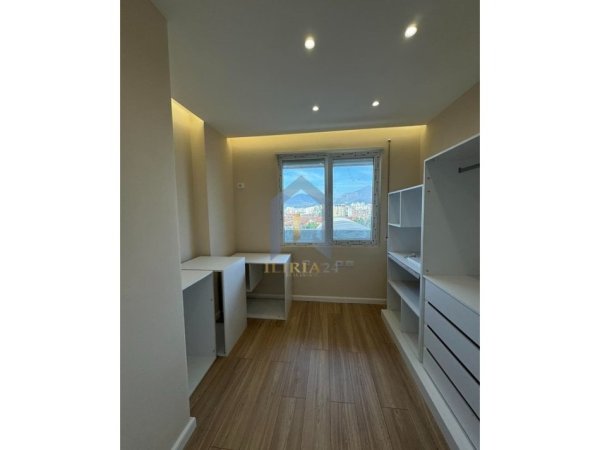 Tirane, shes apartament 2+1+Ballkon Kati 3, 90 m² 165.000 € 