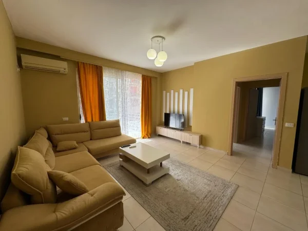 Tirane, jepet me qera apartament 2+1 Kati 3, 110 m² 550 € 