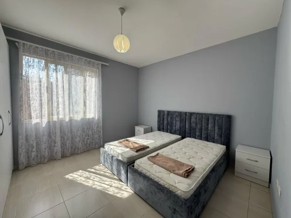 Tirane, jepet me qera apartament 2+1 Kati 3, 110 m² 550 € 
