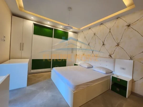 Tirane, jepet me qera apartament 2+1+2 Kati 8, 108 m² 750 €