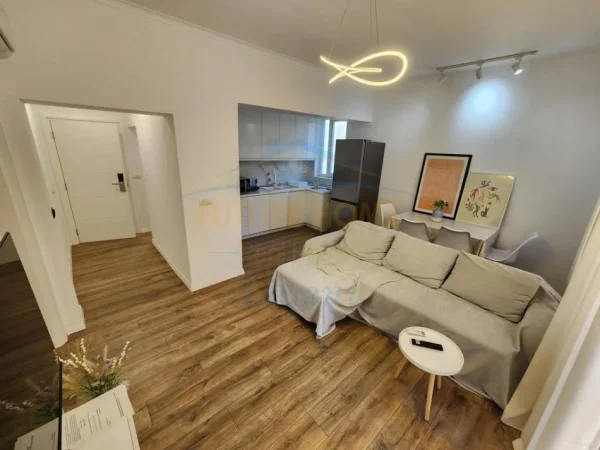 Tirane, jepet me qera apartament 1+1 Kati 5, 70 m² 650 € 