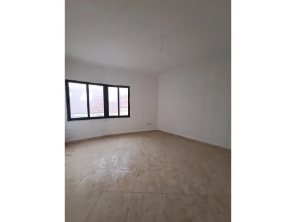 OKAZION : APARTAMENT 2+1 NE FRESK, 79,000 EURO , PA HIPOTEKE