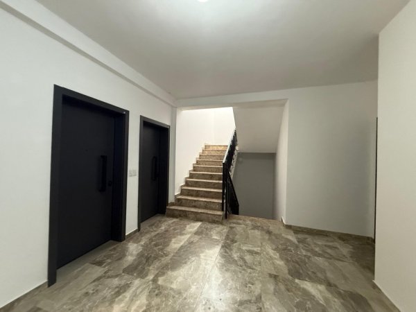 Tirane, shitet garsonier 1+1 Kati 9, 50 m² 83.000 € 