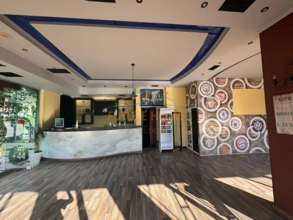 Tirane, jepet me qera ambjent biznesi Kati 1, 120 m² 600 € 