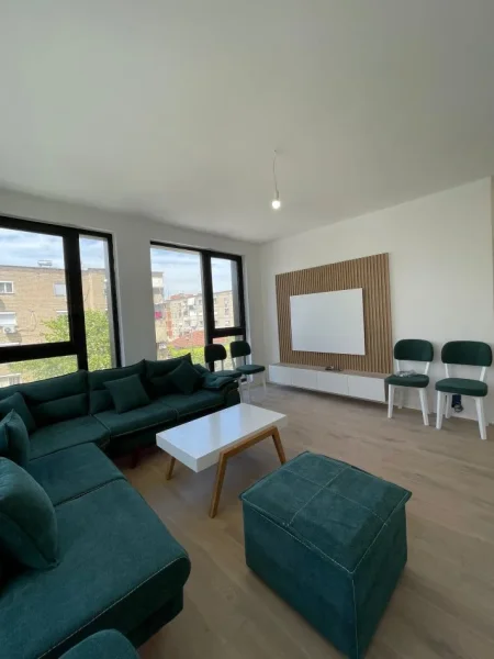 Tirane, jepet me qera apartament 2+1 Kati 2, 90 m² 700 € (Ali Demi, prane Credins Bank)