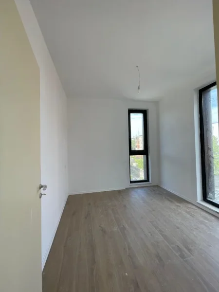 Tirane, jepet me qera apartament 2+1 Kati 2, 90 m² 700 € (Ali Demi, prane Credins Bank)