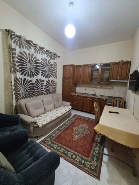 Tirane, jepet me qera apartament 1+1+Ballkon Kati 2, 70 m² 400 € (ALI DEMI)