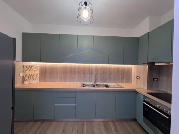 Tirane, shitet apartament 2+1+Ballkon Kati 11, 87 m² 258.000 € 