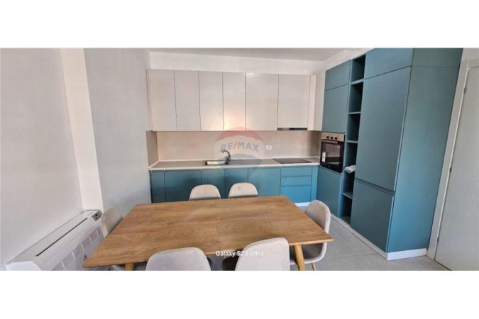 Tirane, jepet me qera apartament 2+1 , 104 m² 650 € (ish fusha e aviacionit)