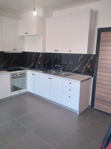 Tirane, shes apartament 1+1+Ballkon Kati 6, 61 m² 77.500 € (Univers City QTU)