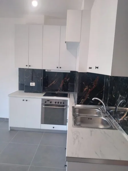 Tirane, shes apartament 1+1+Ballkon Kati 6, 61 m² 77.500 € (Univers City QTU)