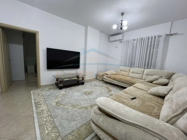 Tirane, jepet me qera apartament 2+1 Kati 3, 115 m² 600 € 
