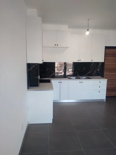 Tirane, shes apartament 1+1+Ballkon Kati 6, 61 m² 77.500 € (Univers City QTU)