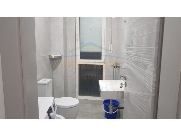 Tirane, jepet me qera apartament 1+1 Kati 3, 55 m² 650 € 