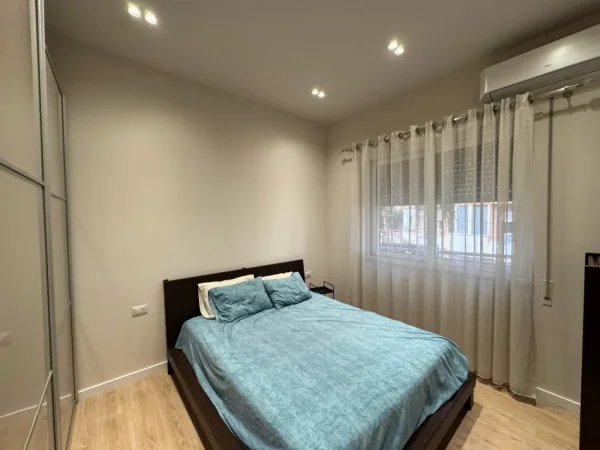 Tirane, jepet me qera apartament 2+1 Kati 3, 117 m² 1.200 € 