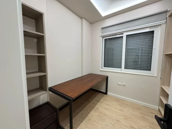 Tirane, jepet me qera apartament 2+1 Kati 3, 117 m² 1.200 € 