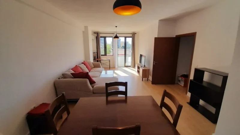 Tirane, jepet me qera apartament 1+1 Kati 4, 600 € 