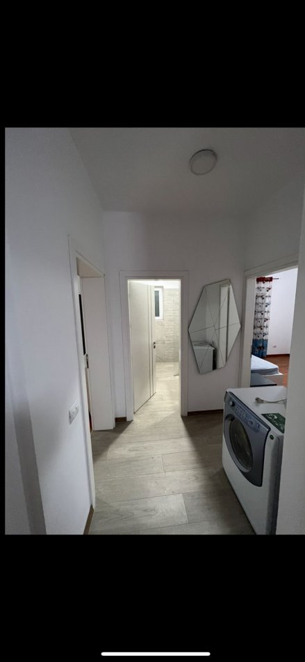 Tirane, jepet me qera apartament 2+1 Kati 3, 110 m² 440 € (SAUK)