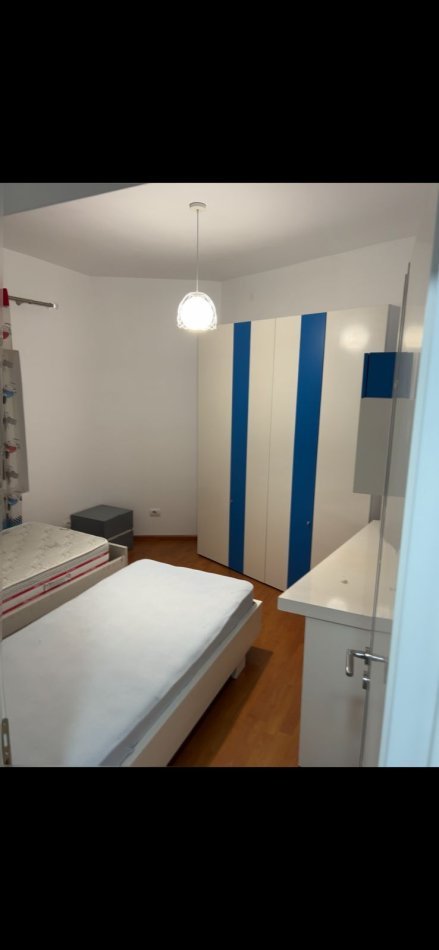 Tirane, jepet me qera apartament 2+1 Kati 3, 110 m² 440 € (SAUK)