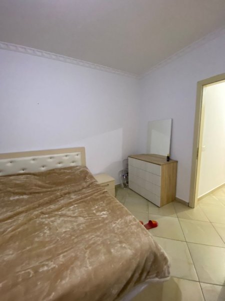 Tirane, jepet me qera apartament 2+1+Ballkon Kati 1, 100 m² 450 € (Astir Prane Bohemit I Mobiluar)