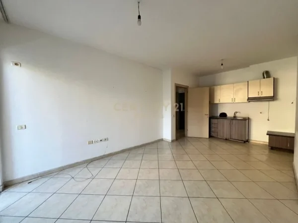 Tirane, shitet apartament 1+1+Ballkon Kati 4, 61 m² 95.000 € (Astir)