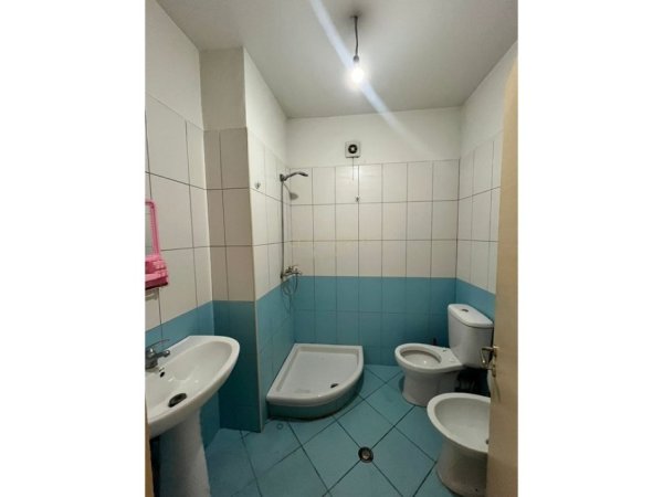 Tirane, shitet apartament 1+1+Ballkon Kati 4, 61 m² 95.000 € (Astir)