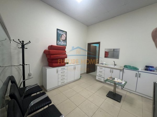 0683487469 Tirane, jepet me qera ambjent biznesi Kati 0, 40 m² 450 € (ASTIR)