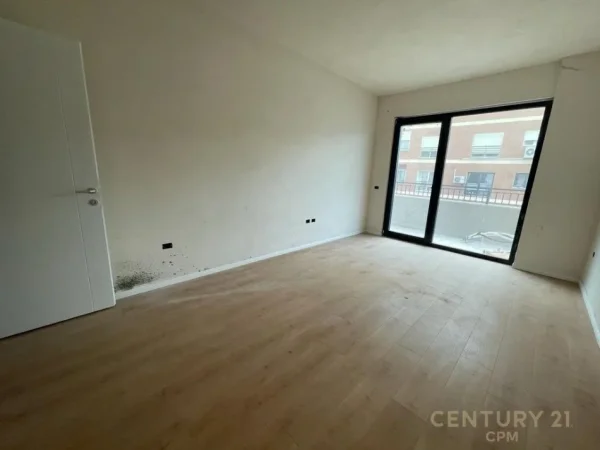 Tirane, shitet apartament 1+1+Ballkon Kati 3, 78 m² 183.300 € (Liqeni i thate)