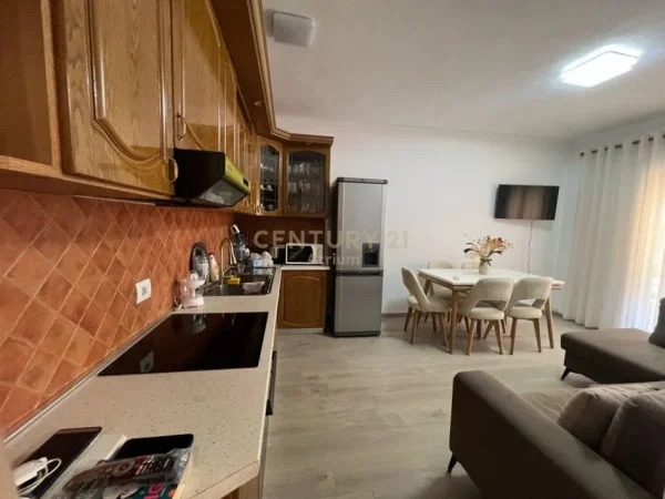 Tirane, jepet me qera apartament 1+1 Kati 3, 60 m² 549 € (Brryl)