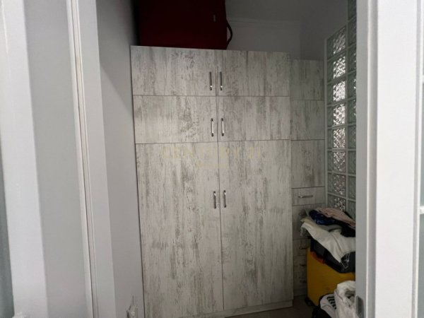 Tirane, jepet me qera apartament 1+1 Kati 3, 60 m² 549 € (Brryl)