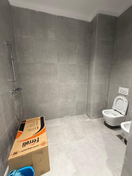 Tirane, jepet me qera apartament Kati 0, 100 m² 600 € 