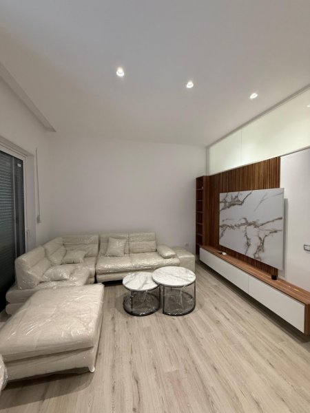 Tirane, jepet me qera apartament Kati 0, 100 m² 600 € 