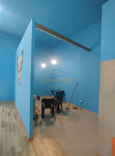 Tirane, jepet me qera ambjent biznesi Kati 0, 60 m² 800 € (Komuna Parisit)