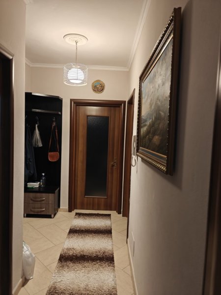 Tirane, jepet me qera apartament 2+1+Bllk Kati 3, 98 m² 720 € + Garazhd per dy makina / Dy poste Parkimi te perfshira ne Don Bosko