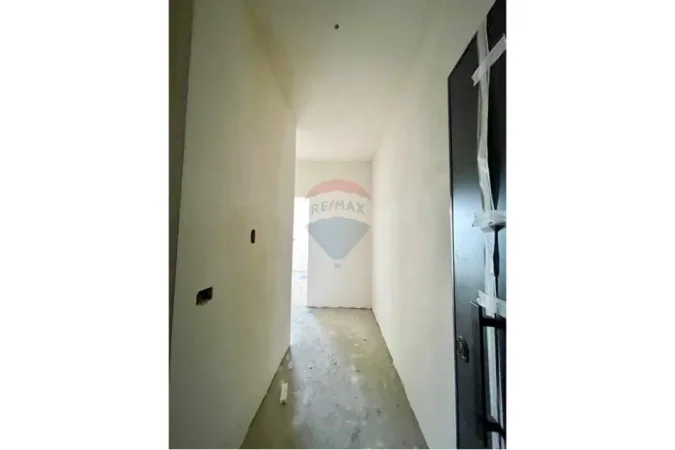 Tirane, shitet apartament 1+1+Ballkon , 71 m² 185.000 € 