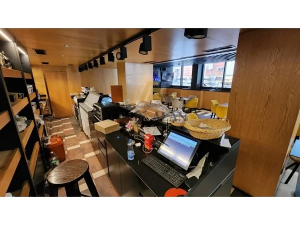 Tirane, jepet me qera ambjent biznesi , 110 m² 1.500 € (Shallvaret)