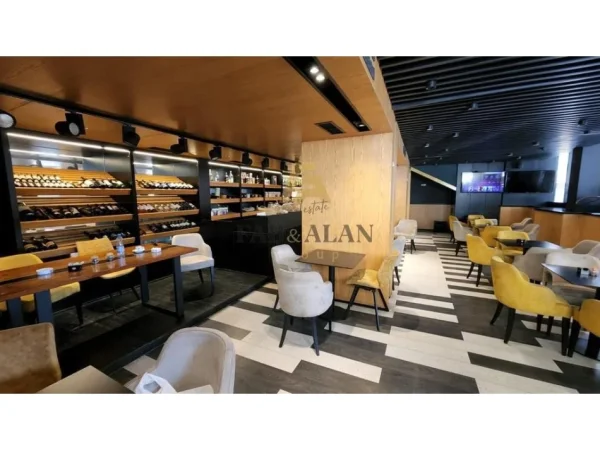 Tirane, jepet me qera ambjent biznesi , 110 m² 1.500 € (Shallvaret)