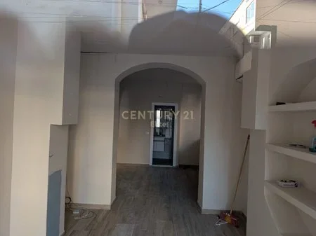 Tirane, jepet me qera dyqan Kati 0, 40 m² 500 € (Lulishtja 1 Maj)