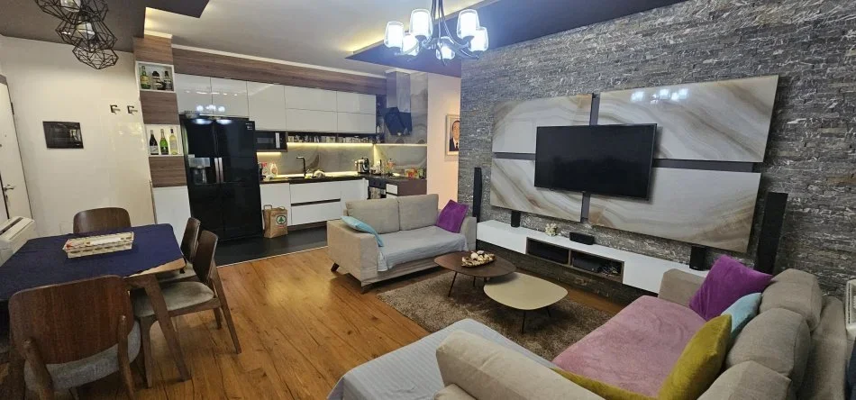 Tirane, shitet apartament 3+1+Aneks+Ballkon , 135 m² 250.000 € (ali demi)