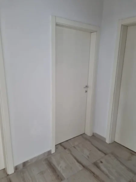 Tirane, jap me qera zyre Kati 1, 700 € (Stadiumi Dinamo)