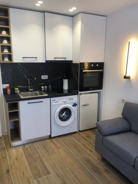 Tirane, shitet apartament 1+1 Kati 5, 92 m² 240.000 € 
