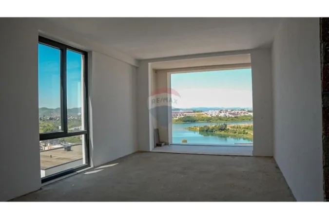 Tirane, shitet apartament 2+1+Ballkon , 112 m² 224.000 € 