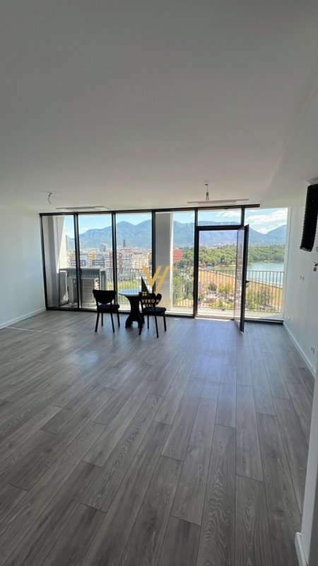 Tirane, jepet me qera zyre Kati 9, 125 m² 1.600 € (LAKE VIEW)