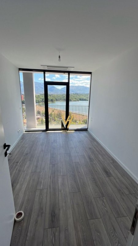Tirane, jepet me qera zyre Kati 9, 125 m² 1.600 € (LAKE VIEW)