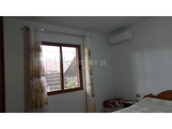 Fier, shitet shtepi 2+1+Ballkon Kati 0, 450 m² 60.000 € (Patos)