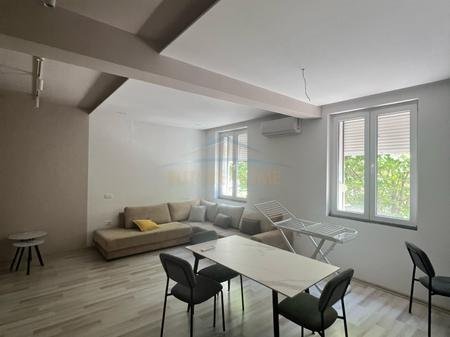 Tirane, jepet me qera apartament 1+1+Ballkon Kati 2, 60 m² 600 € 