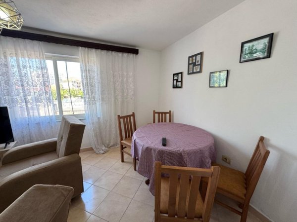 Tirane, jepet me qera apartament 1+1 Kati 1, 300 € 