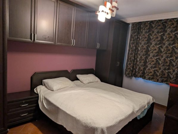 Tirane, jepet me qera apartament 1+1+Ballkon Kati 2, 70 m² 540 € (RRUGA E KAVAJES)