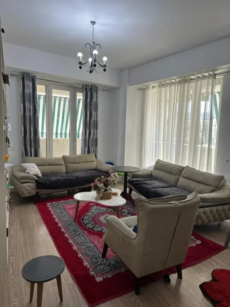 Tirane, shes apartament 3+1+Ballkon Kati 3, 180 m² 397.000 € (21 dhjetori)