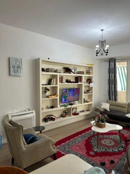 Tirane, shes apartament 3+1+Ballkon Kati 3, 180 m² 397.000 € (21 dhjetori)